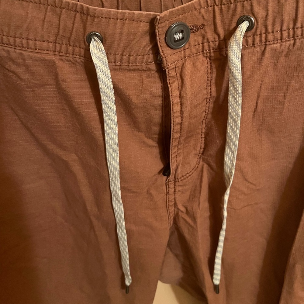 LAST CHANCE | Vuori Ripstop Pants in Light Terracotta - Picture 5 of 7